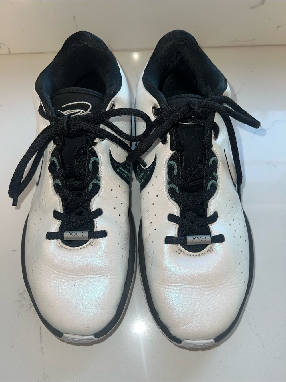 Nike Lebron XXI Kids White and Black Sneakers with Subtle Teal Detail Size 5.5